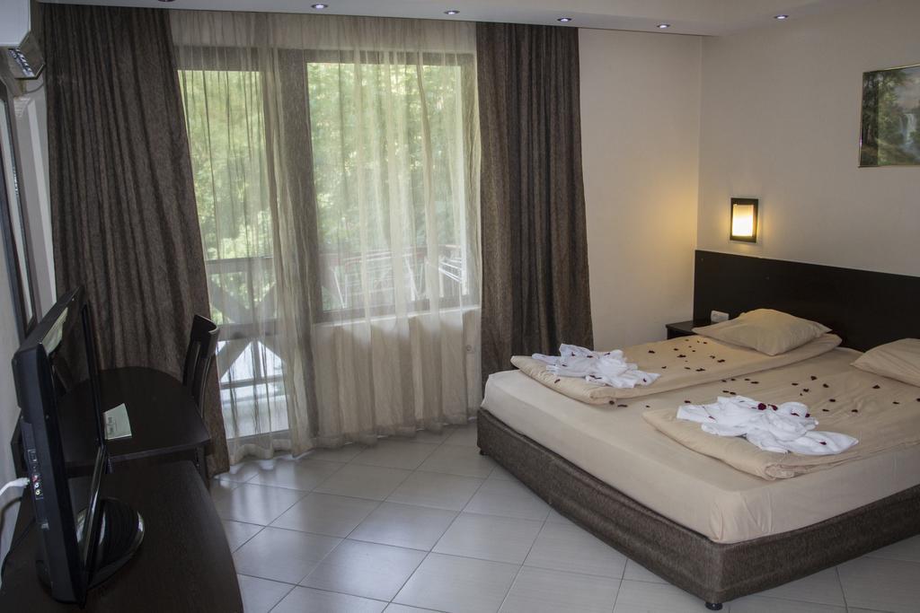 Family Hotel Delta أوجنيانوفو المظهر الخارجي الصورة